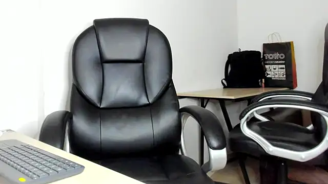 XXX chat uživo modela alma_fenix