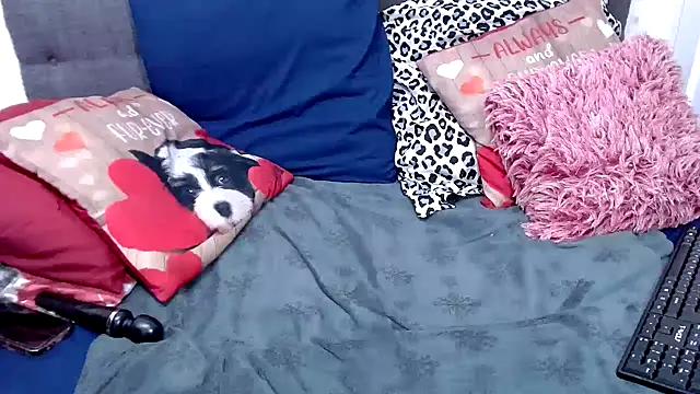 CurveyChocClitX5: онлайн-секс-чат