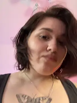 XXX chat uživo modela BunnyMelon