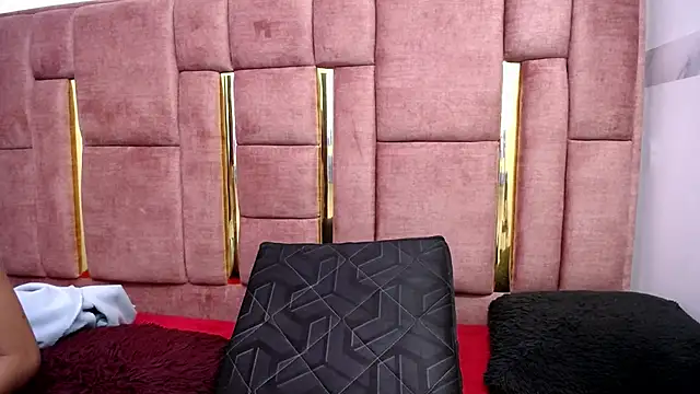 CHLOESHOW Chat XXX live