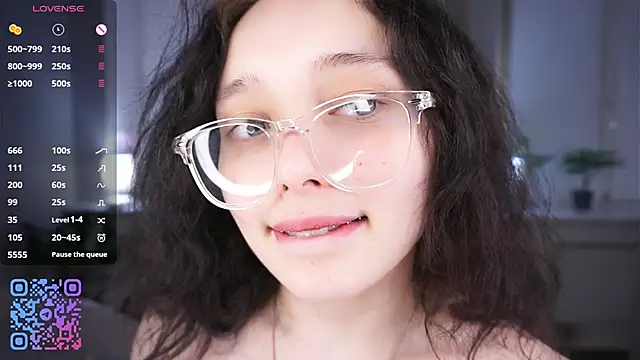 Chat XXX en directo de HannaHayles