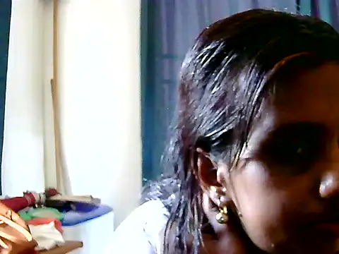 Ansh1307 Adlı Modelin Canlı XXX Sohbeti