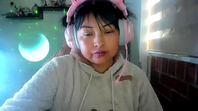 Shaddycute_ Adlı Modelin Canlı XXX Sohbeti