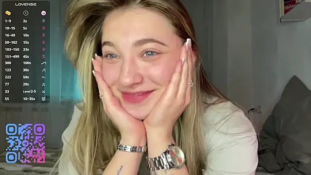 1Kellynaive's Live XXX Chat