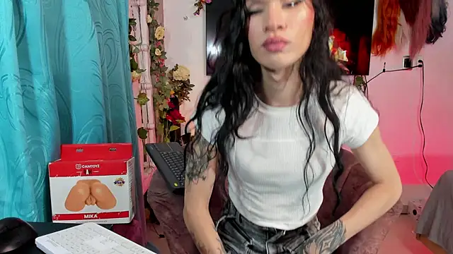 EnchantressFuckXxx Adlı Modelin Web Kamerası Şovu