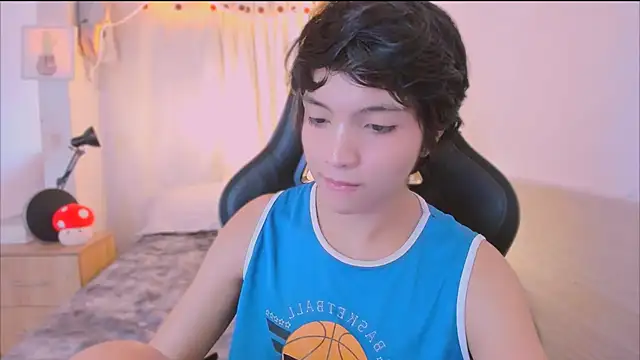 Sweet_Allan: онлайн-секс-чат