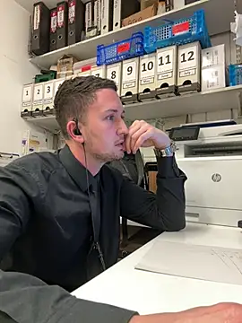 XXX chat uživo modela dirtyanal23