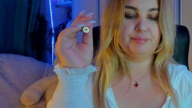 CoraSwon's Live XXX Chat