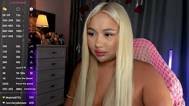 Chat +18 de _Loneve__ ao vivo