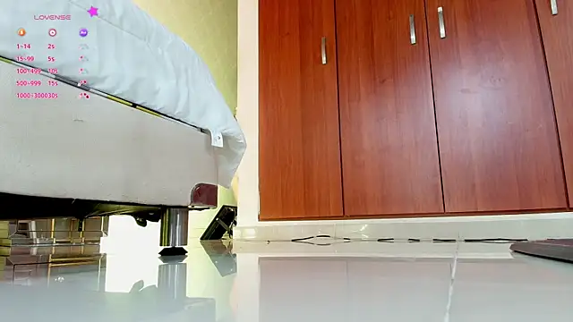 adara_le webkamerás műsora