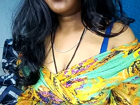 Muktha Adlı Modelin Canlı XXX Sohbeti