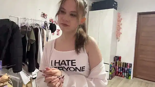 NyelleSpir Webcam Show