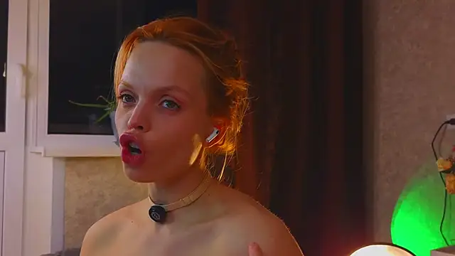 sinteasn Live XXX chat