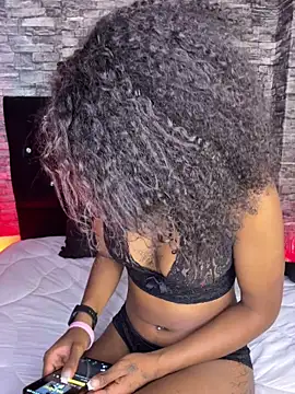 Morena_fire Show in webcam