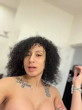 FerrariFrench's Live XXX Chat