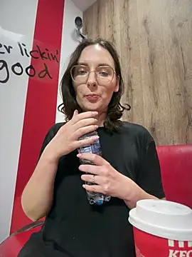 The_Snowwhitee লাইভ XXX চ্যাট