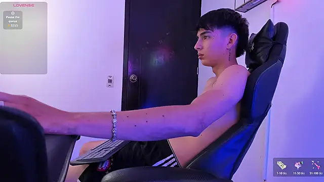 Show modela light_eyes_ na web-kameri