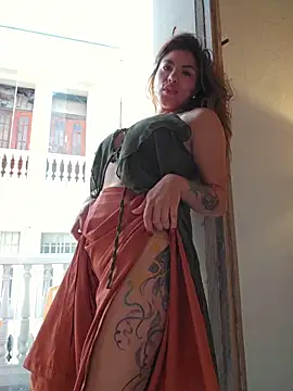 Karen_San_Miguel: διαδικτυακό σόου στην κάμερα