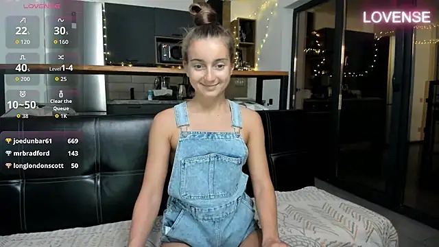 ElizSweet Adlı Modelin Canlı XXX Sohbeti