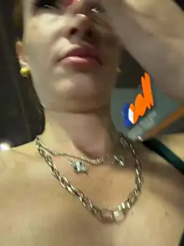 Irresistible24 live XXX chat