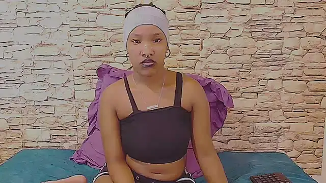 EroticSexyPrada Chat XXX live