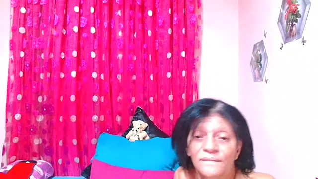 SLUTTYROXY élő XXX-chatje