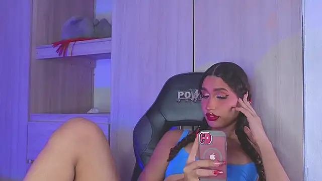 candice777 Adlı Modelin Canlı XXX Sohbeti