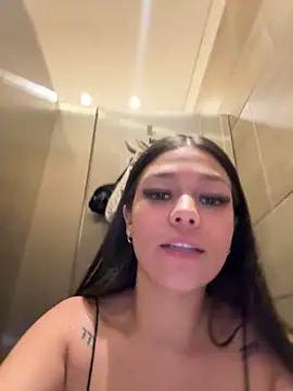 Živý XXX chat Alyshanon18