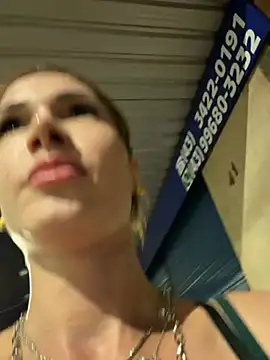 Irresistible24 Adlı Modelin Canlı XXX Sohbeti