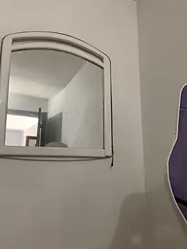 La-Gatiita-trans: διαδικτυακό σόου στην κάμερα