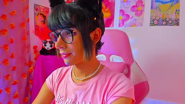 Madeline_21 élő XXX-chatje