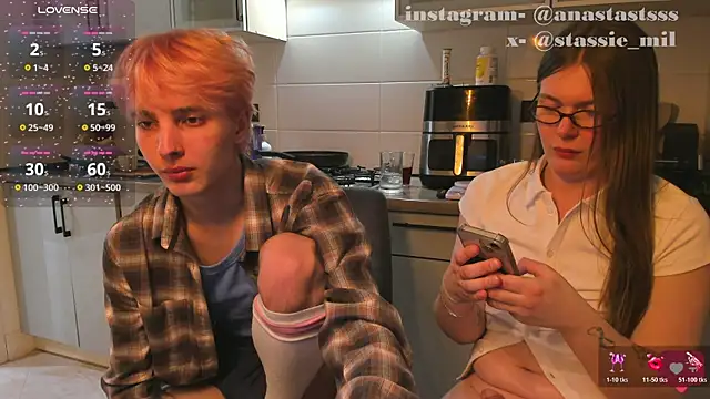 Show de stassie_mil na webcam