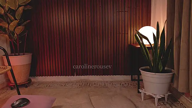 carolinerousev's Live XXX Chat