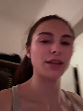 Chat +18 de SophiiaStarr ao vivo