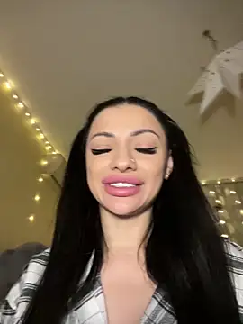 Онлайн чат XXX Layana_Ro