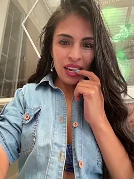 Astrid-- Chat XXX in diretta