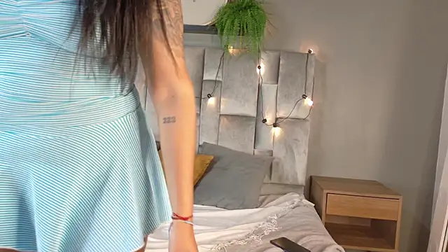 AriannaLux__ Adlı Modelin Canlı XXX Sohbeti