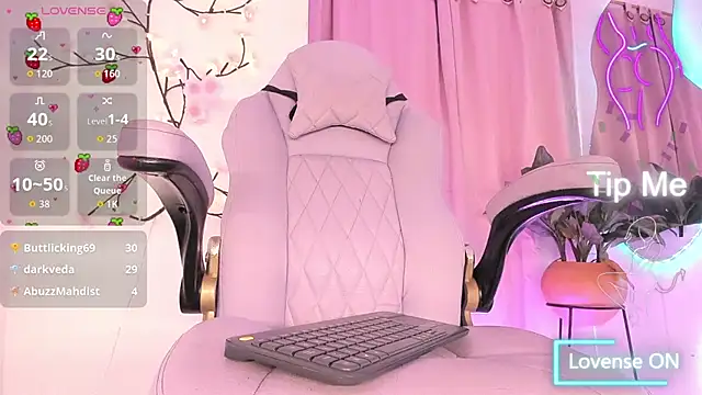 Mara_royaln Webbikameraesitys