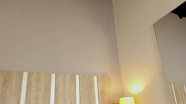 EmilySearss' Live XXX Chat