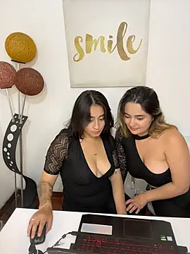 Antonella_Julietaのウェブカメラショー