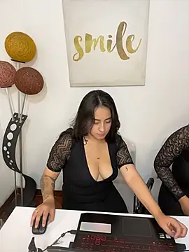 Antonella_Julieta live XXX chat