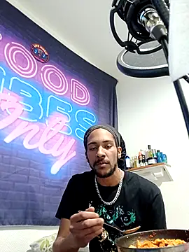 Mikaaa97 Show Webcam