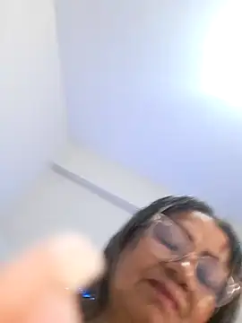 Vickyfox_ 即時 XXX 聊天