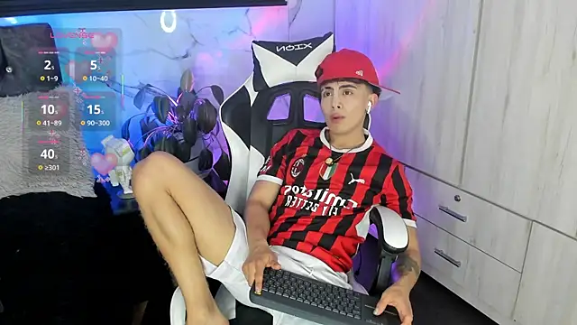 Saimonvela élő XXX-chatje