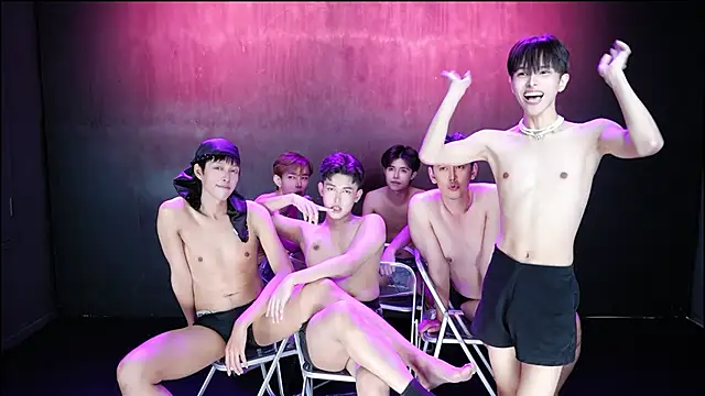 Queen-Vibe Webcamshow