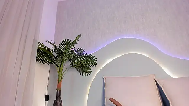 CannelaSmith Adlı Modelin Canlı XXX Sohbeti