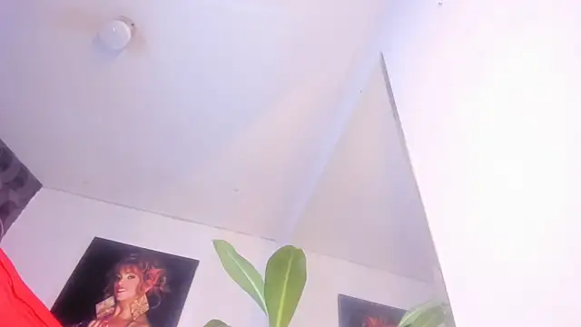 Lanna_big33: διαδικτυακό σόου στην κάμερα