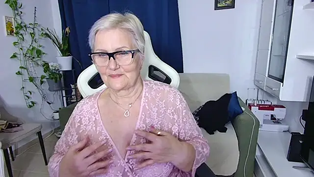 Selenna57's Live XXX Chat