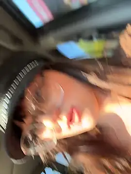 urpuppymoon – Kamerová šou