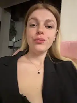 HarrietDart Adlı Modelin Canlı XXX Sohbeti